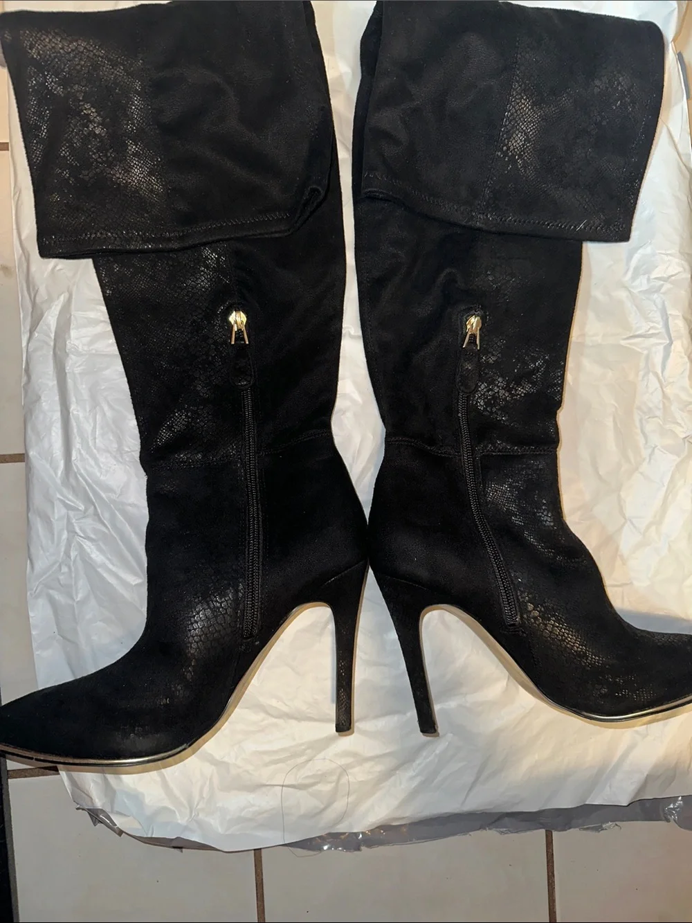 Guess elegant black